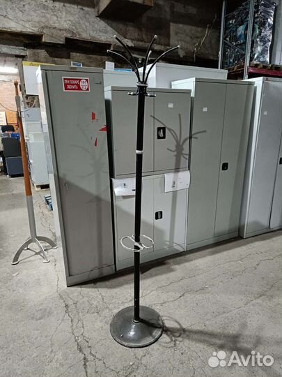 Напольная вешалка