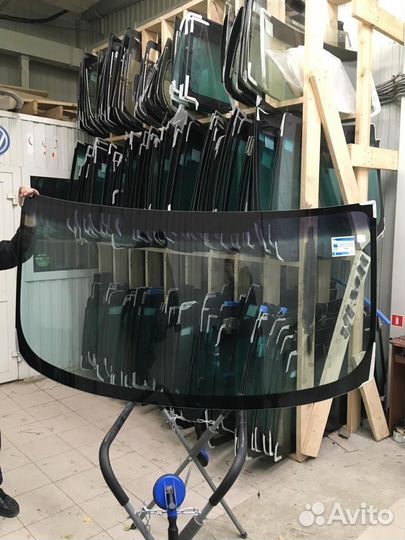 Стекло лобовое Форд Транзит