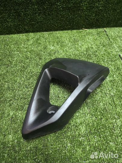 Левая накладка обтекателя Suzuki V-Strom DL 1000