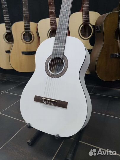 Классическая гитара 4/4 Белая Новая