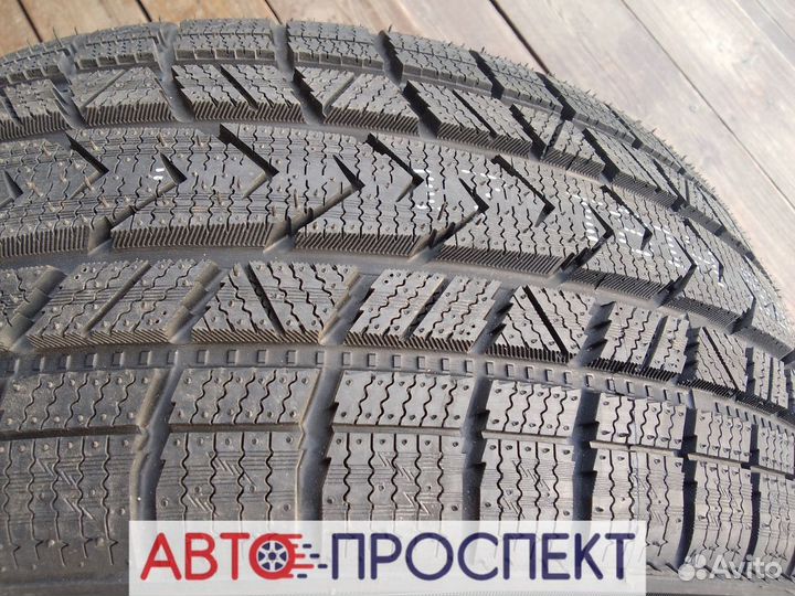 Firemax FM808 215/45 R17 91V