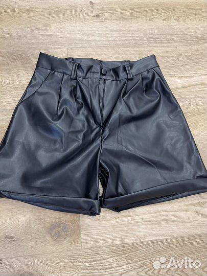 Шорты из эко кожи