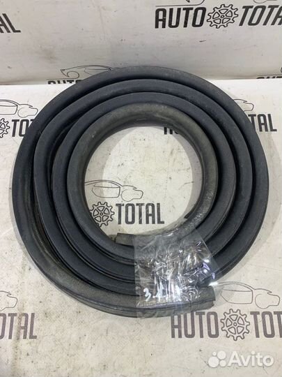 Уплотнитель проема двери задний левый Nissan