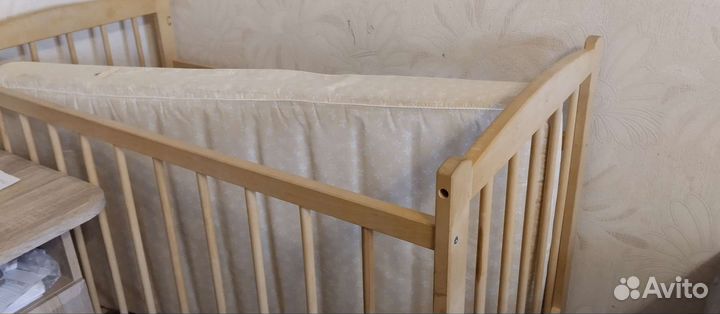 Детская кроватка