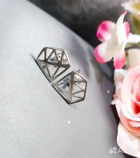 Серебряные серьги бриллиант