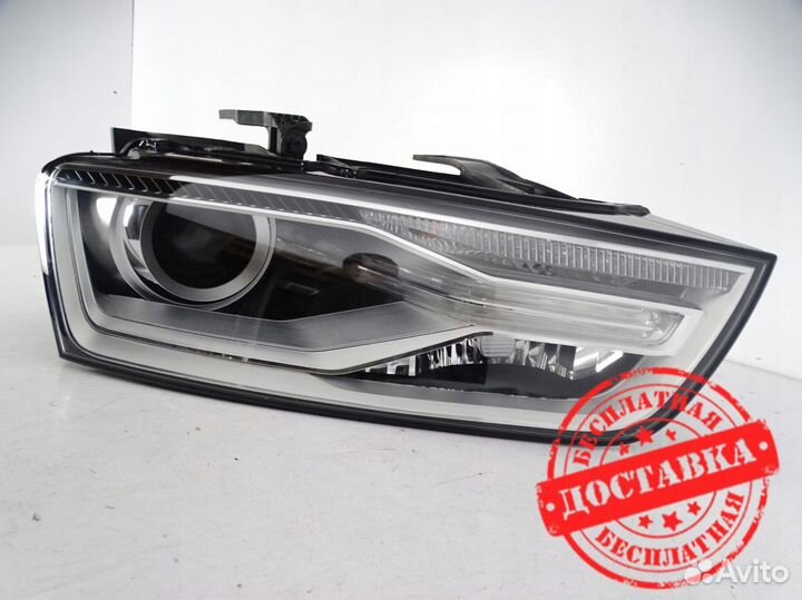 Фара правая Audi Q3 2012-2018 8U0941006C