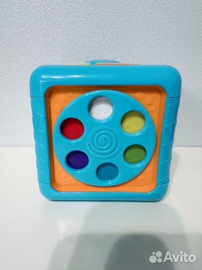 Интерактивный кубик Baby go