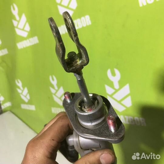 Цилиндр сцепления главный Митсубиси Лансер 9