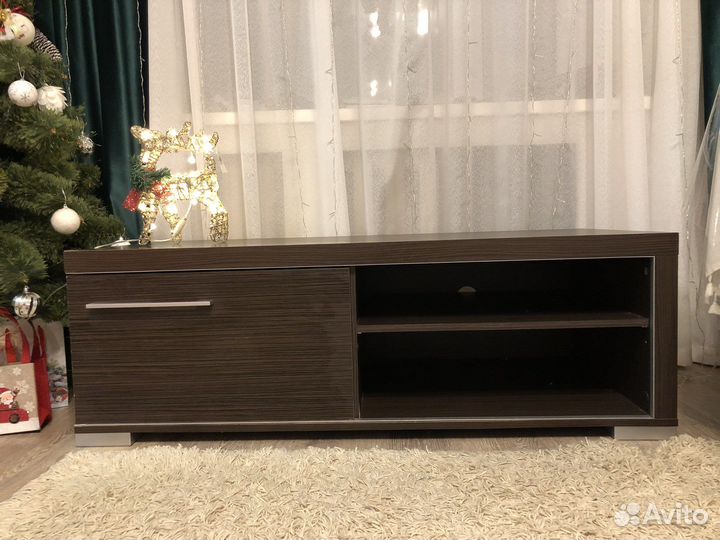 Тумба под телевизор