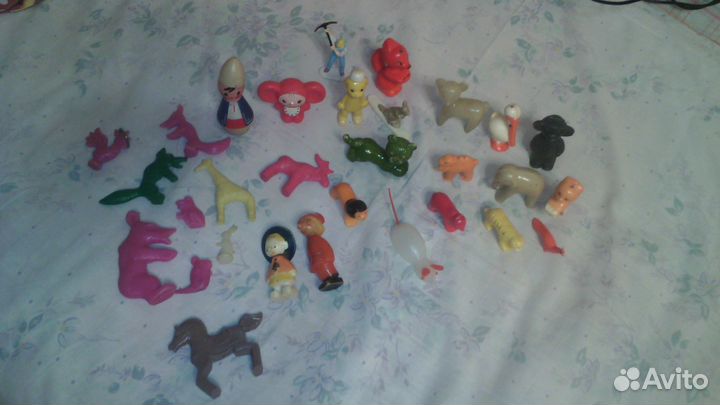 Машинки, животные киндер сюрпризы и модельки