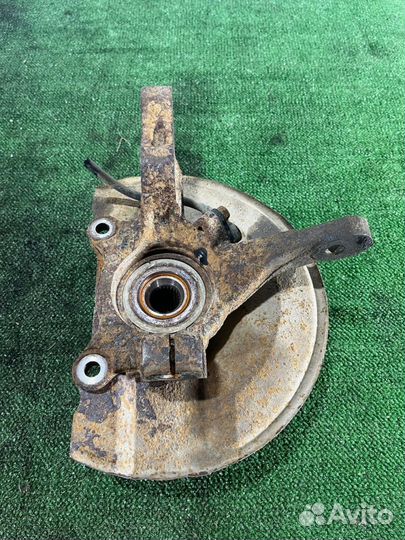 Кулак поворотный передний правый Mitsubishi Lancer