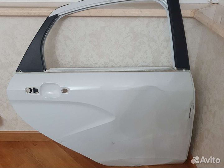 Дверь LADA vesta задняя правая