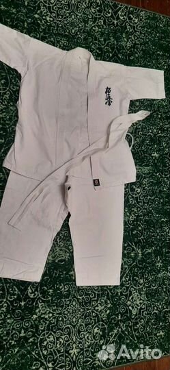 Кимоно для занятий каратэ киокушинкай, дзюдо