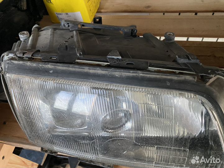 Фара ауди а8 д2