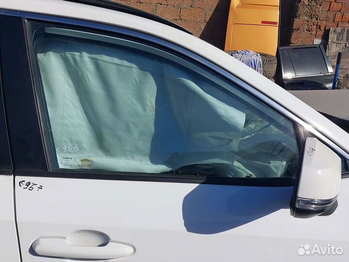 Toyota RAV4 ха50 стекло переднее правое