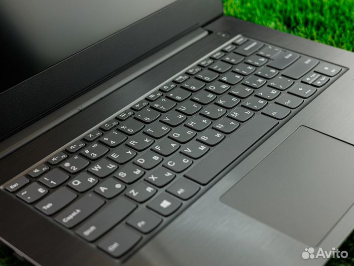 Ноутбук Lenovo Core i5, 8Gb, SSD 256Gb, Video 2Gb