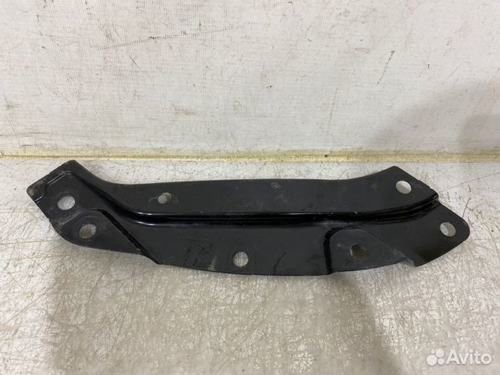 Кронштейн фары передний правый Volkswagen Polo 5