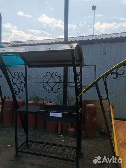 Мангал с крышей