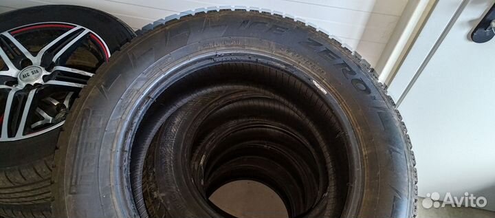 Pirelli Ice Zero 215/65 R17