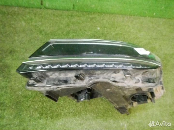Фара левая Volkswagen Tiguan