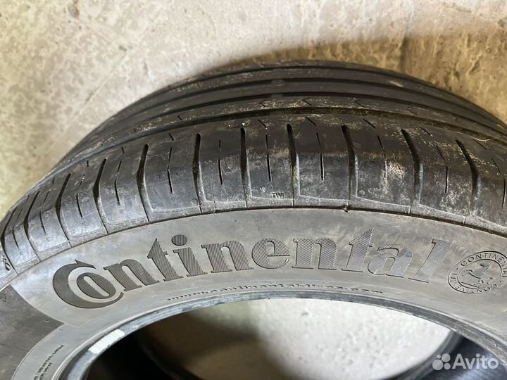 Continental ContiPremiumContact 5 225/60 R17 99V