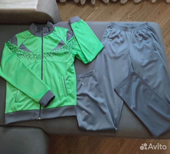 Спортивный костюм женский р. 42-44
