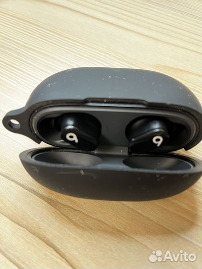 Беспроводные наушники Beats Studio Buds