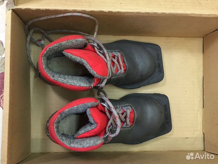 Лыжные ботинки 31р