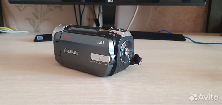 Цифровая видеокамера canon