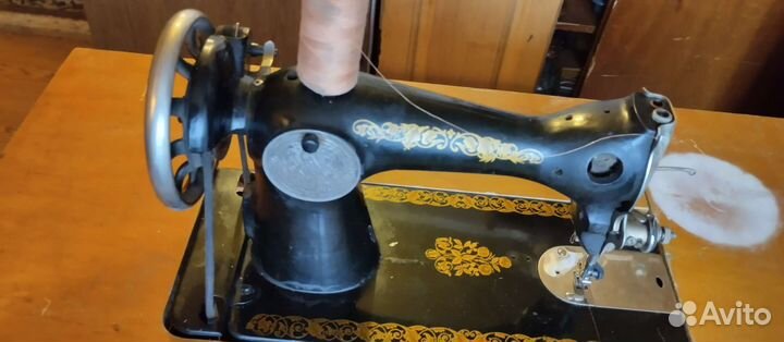 Ножная швейная машинка Подольск 1963 года