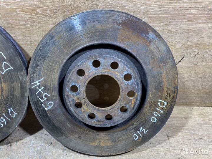 Комплект передних тормозных дисков Passat B5 D160