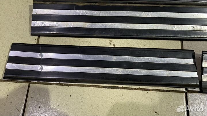 Накладки порогов внешние комплект BMW 5 series E34