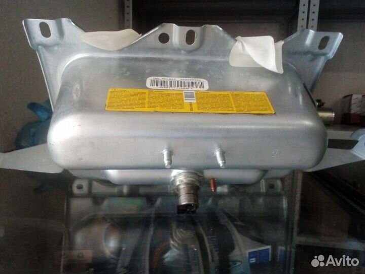 Подушка безопасности в панель Ford Focus 2