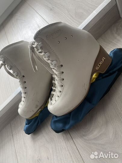 Фигурные коньки edea 200