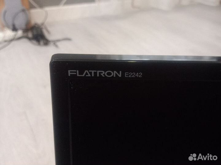 Монитор LG flatron E2242