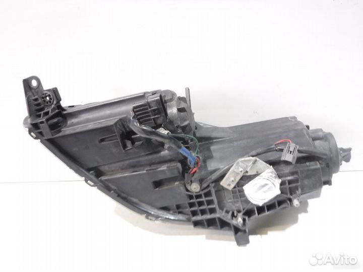 Фара правая Mitsubishi Colt Plus