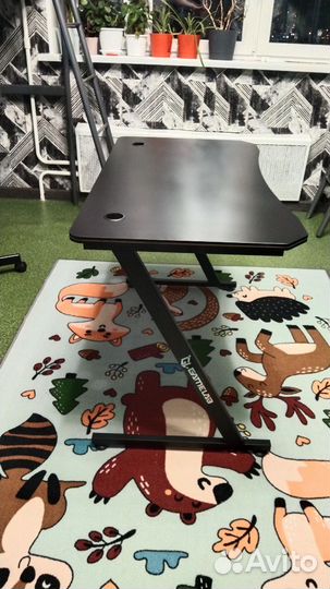 Игровой компьютерный стол