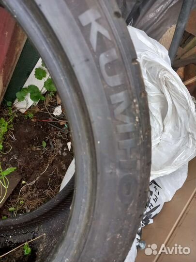 Kumho 975 245/40 R19