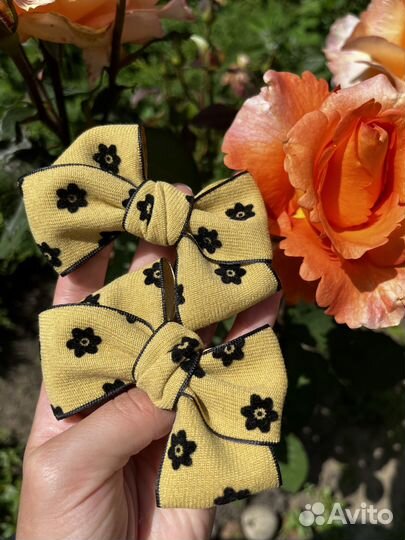 Желтые/горчичные бантики