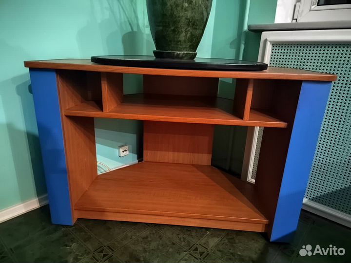 Тумба под телевизор угловая