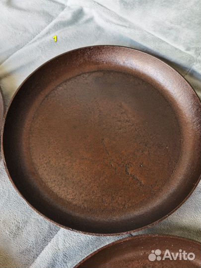 Сковороды чугунные блинные старинные 25см