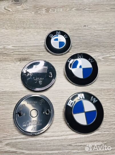 Эмблема BMW 82 мм, синие, черные