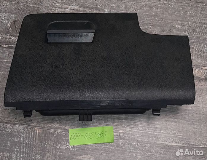 Крышка бардачка Фольксваген Тигуан