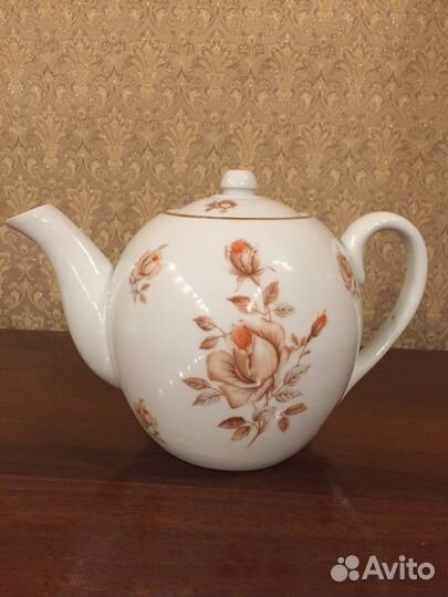 Большой фарфоровый чайник,Богемия