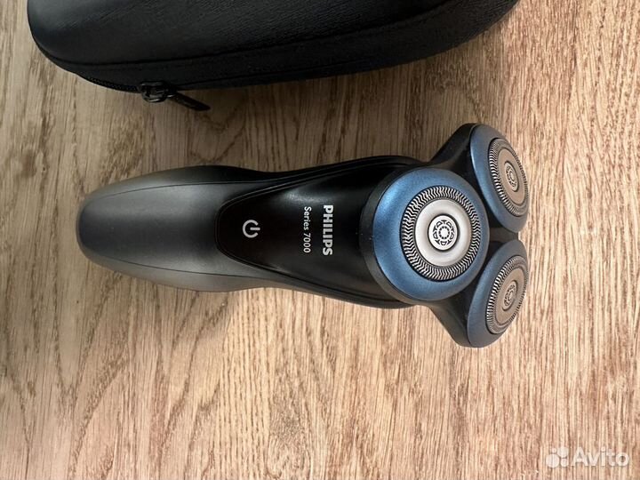 Электробритва Philips 7000