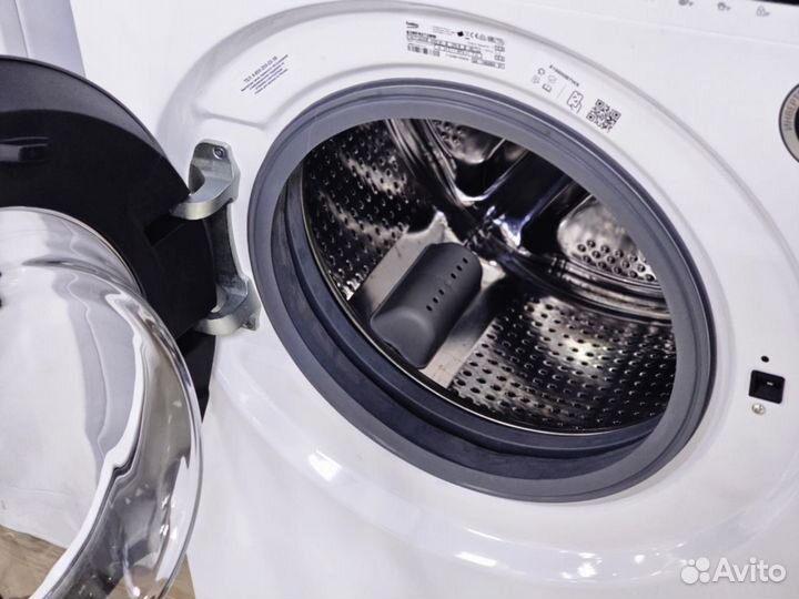 Стиральная машина Beko B3WFR572WB белый
