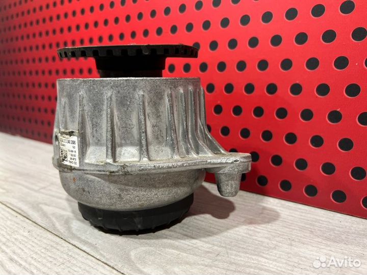 Подушка крепления двигателя Mercedes-Benz E-Class