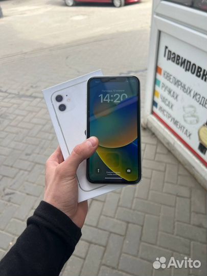 iPhone 11, 64 ГБ