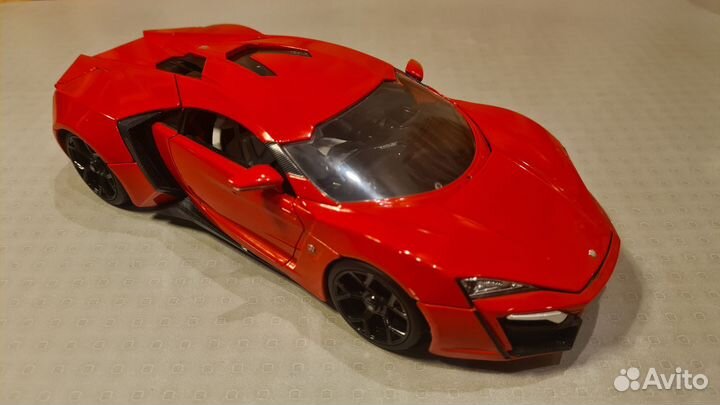 Коллекционная модель 1/18