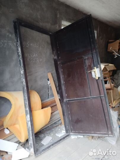 Дверь входная металлическая